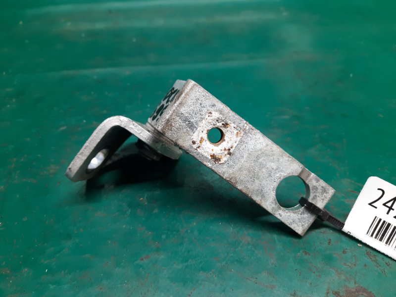 Петля двери верхняя задняя правая FORD FOCUS 10-18 2014 Седан 2.0 XQDA CP9Z-5422800-A Б/У