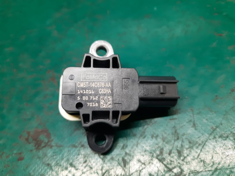 Датчик удара передний левый FOCUS 10-18 2014 Седан 2.0 XQDA Датчик удара передний левый FOCUS 10-18 2014 Седан 2.0 XQDA