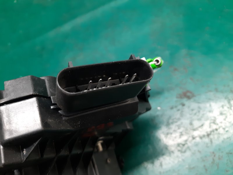 Замок двери задний левый FIESTA 08-17 2013 Хэтчбек 1.6 XDEZ