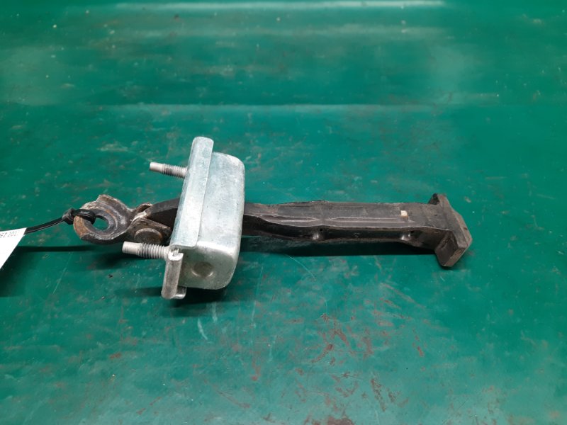 Ограничитель двери передний левый FIESTA 08-17 2013 Хэтчбек 1.6 XDEZ Ограничитель двери передний левый FIESTA 08-17 2013 Хэтчбек 1.6 XDEZ