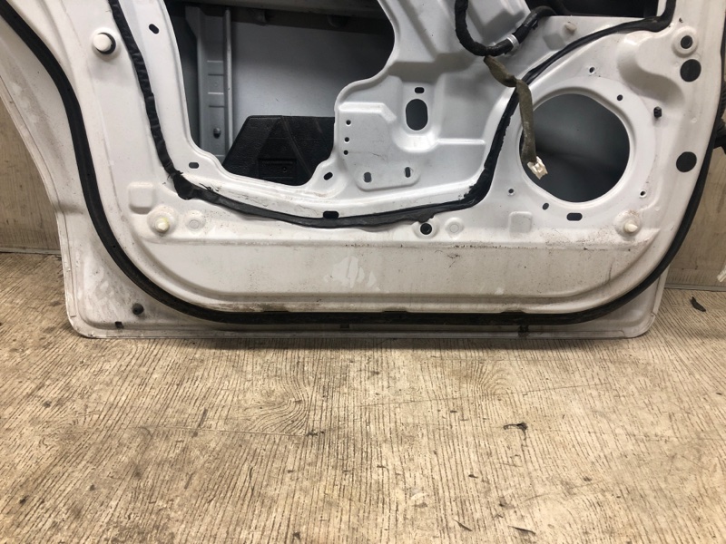 Дверь передняя левая NV200 USA 13-