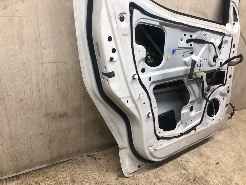 Дверь передняя левая NV200 USA 13-