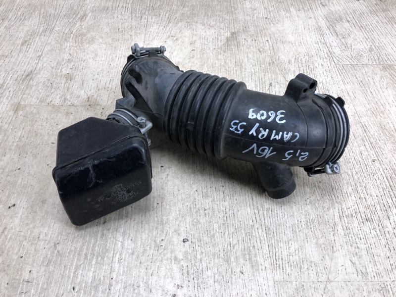 Патрубок воздушного фильтра TOYOTA CAMRY 55 14-17 ASV50 2.5 2ARFE Патрубок воздушного фильтра TOYOTA CAMRY 55 14-17 ASV50 2.5 2ARFE