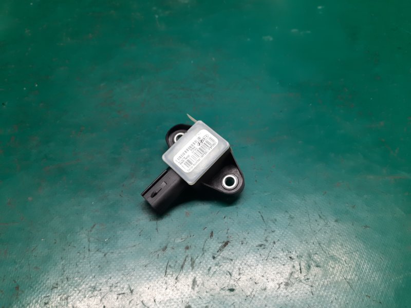 Запчасть датчик удара передний левый KIA OPTIMA TF 11-16 2015 Седан 2.4 G4KJ 95920-1M200 Б/У Датчик удара передний левый KIA OPTIMA TF 11-16 2015 Седан 2.4 G4KJ 95920-1M200 Б/У