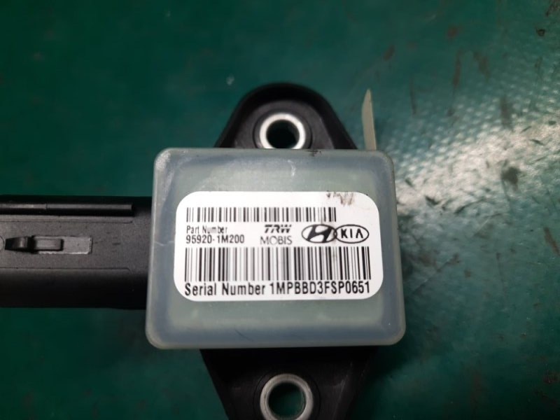 Датчик удара передний левый OPTIMA TF 11-16 2015 Седан 2.4 G4KJ Датчик удара передний левый OPTIMA TF 11-16 2015 Седан 2.4 G4KJ