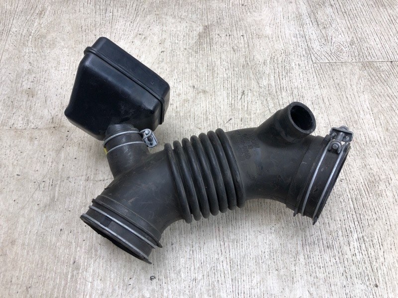 Патрубок воздушного фильтра TOYOTA CAMRY 55 14-17 ASV50 2.5 2ARFE Патрубок воздушного фильтра TOYOTA CAMRY 55 14-17 ASV50 2.5 2ARFE