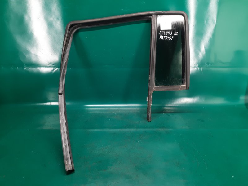 Запчасть стекло двери глухое заднее левое JEEP PATRIOT 10-17 2011 Внедорожник 2.4 ED3 5067773AC Б/У Стекло двери глухое заднее левое JEEP PATRIOT 10-17 2011 Внедорожник 2.4 ED3 5067773AC Б/У