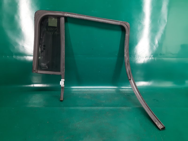 Стекло двери глухое заднее левое JEEP PATRIOT 10-17 Внедорожник 2.4 ED3 Стекло двери глухое заднее левое JEEP PATRIOT 10-17 Внедорожник 2.4 ED3