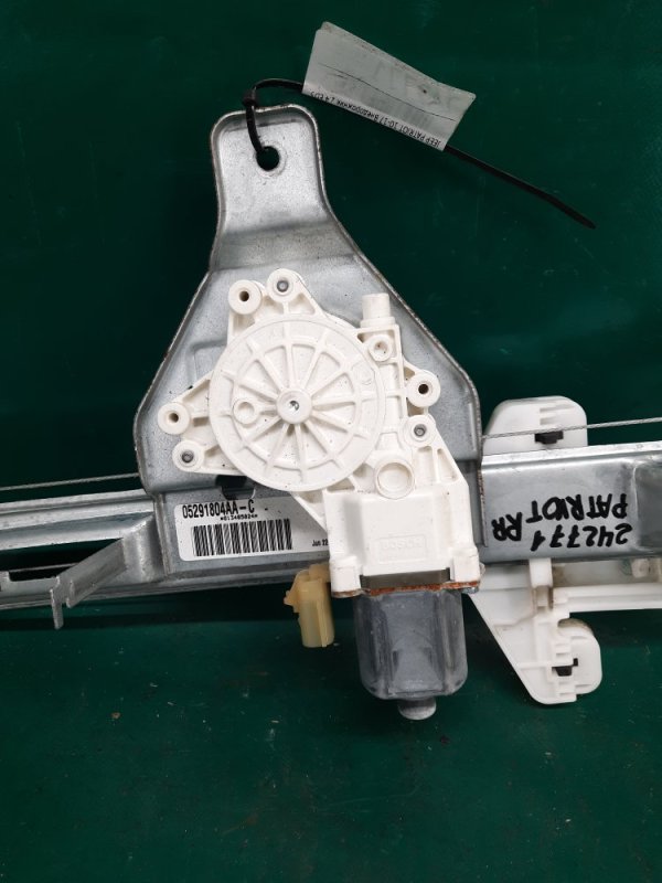 Стеклоподъемник задний правый JEEP PATRIOT 10-17 Внедорожник 2.4 ED3 Стеклоподъемник задний правый JEEP PATRIOT 10-17 Внедорожник 2.4 ED3