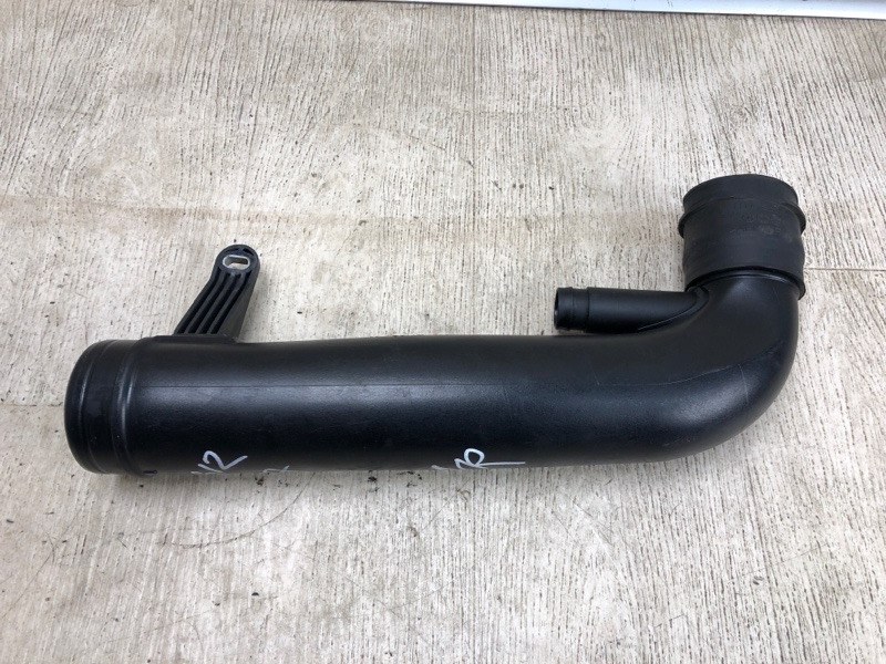 Патрубок воздушного фильтра VOLKSWAGEN PASSAT B7 11-15 A32 1.8 CPRA