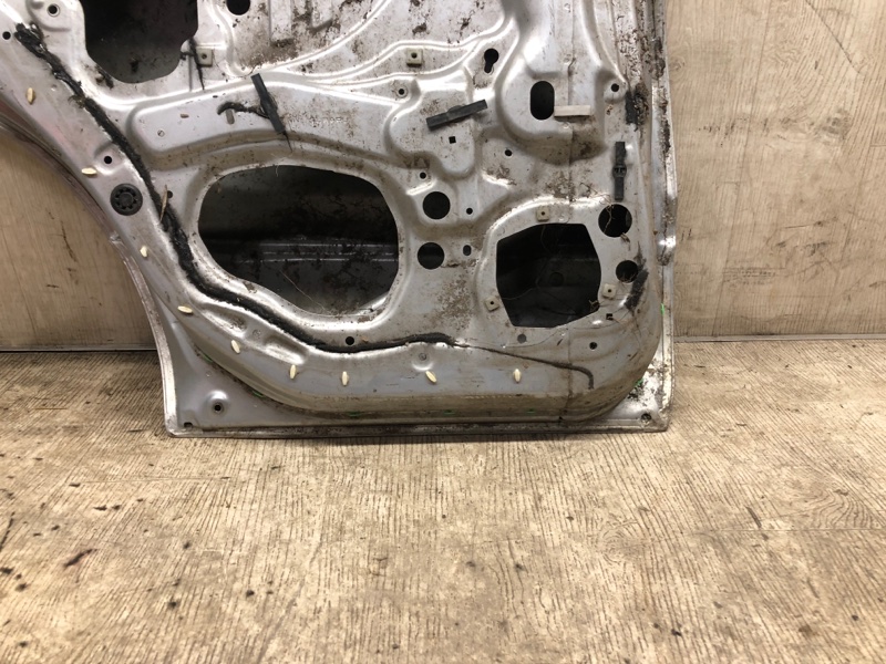 Дверь задняя левая FORESTER SG 02-07