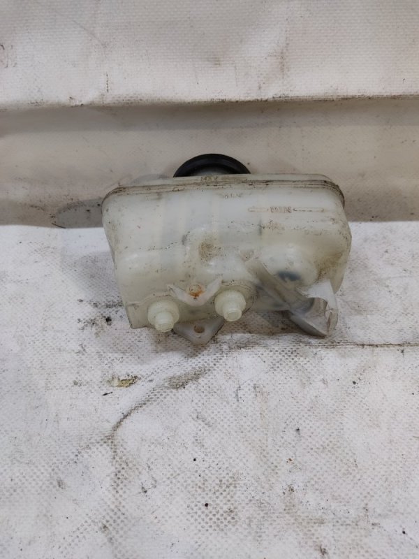 Бачок главного тормозного цилиндра GS350 GS300 05-11