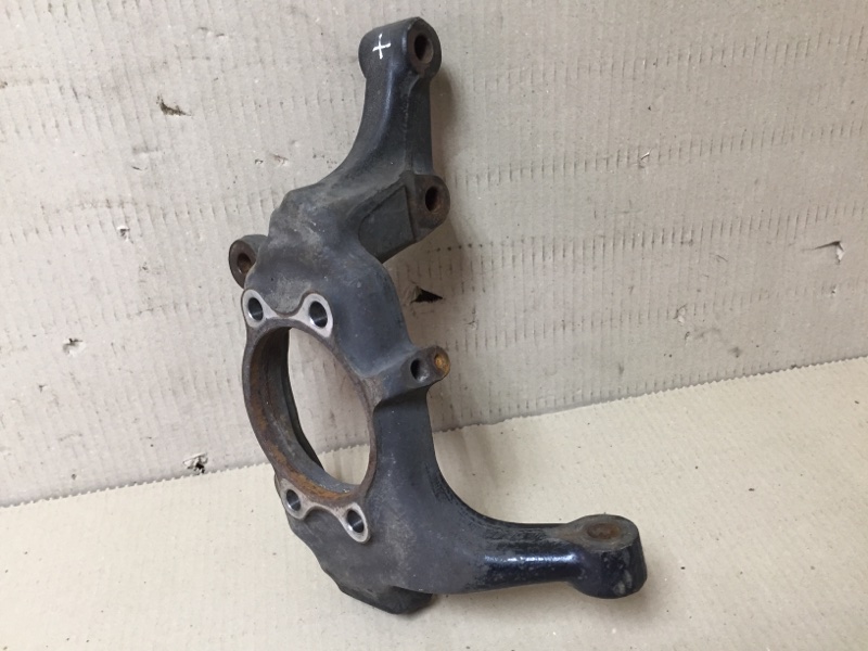 Кулак поворотный передний левый FX S50 03-08