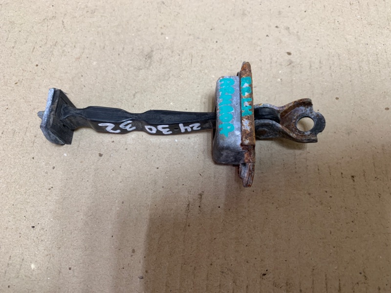 Ограничитель двери задний левый QX56 / TITAN / ARMADA 04-16 2005 Внедорожник VK56DE