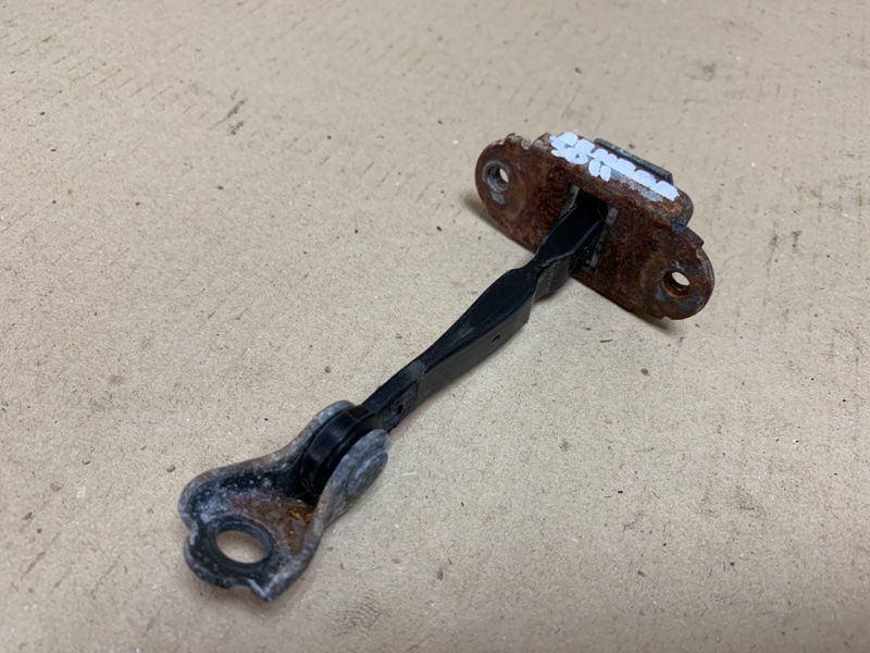 Ограничитель двери задний правый INFINITI QX56 / TITAN / ARMADA 04-16 Внедорожник VK56DE