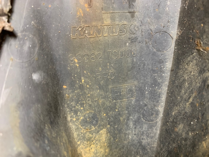 Брызговик задний правый QX56 / TITAN / ARMADA 04-16 2005 Внедорожник VK56DE