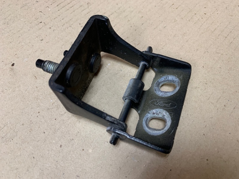 Петля крышки багажника правая FORD FOCUS 10-18 Хетчбек 2.0 C20HDEX