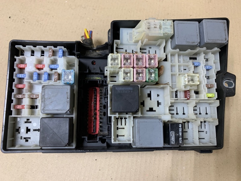 Блок предохранителей моторный отсек FOCUS 10-18 2014 Хетчбек 2.0 C20HDEX
