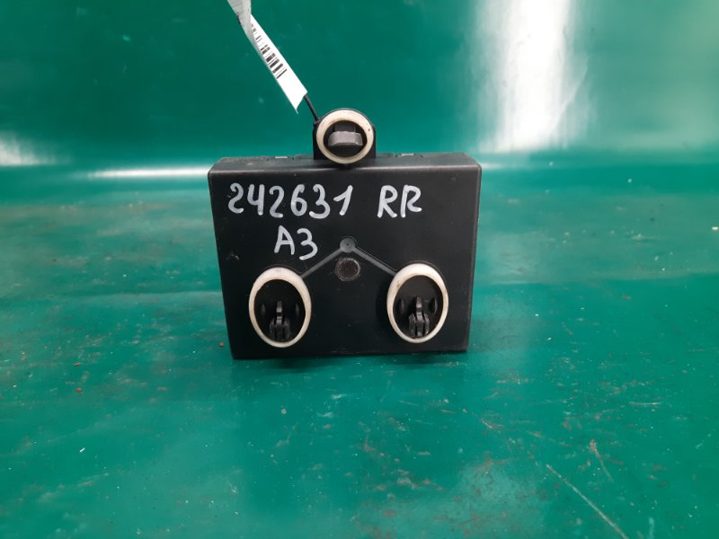 Запчасть блок комфорта задний правый AUDI A3 (8V) 12–17 2015 Седан CNSB 1.8L 5Q0 959 395 B Б/У Блок комфорта задний правый AUDI A3 (8V) 12–17 2015 Седан CNSB 1.8L 5Q0 959 395 B Б/У