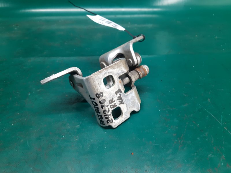 Запчасть петля двери нижняя задняя правая JEEP PATRIOT 10-17 2011 Внедорожник 2.4 ED3 5115712AH Б/У Петля двери нижняя задняя правая JEEP PATRIOT 10-17 2011 Внедорожник 2.4 ED3 5115712AH Б/У