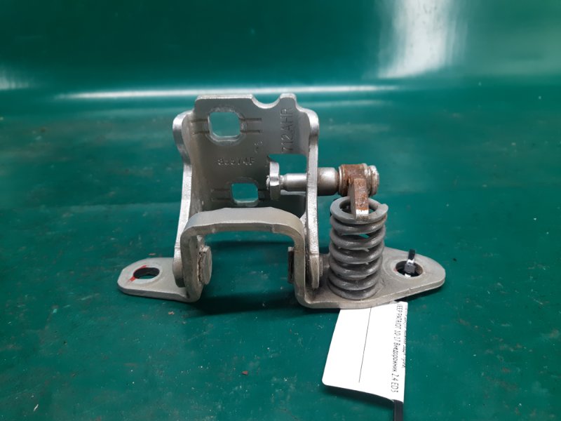 Петля двери нижняя задняя правая PATRIOT 10-17 2011 Внедорожник 2.4 ED3 Петля двери нижняя задняя правая PATRIOT 10-17 2011 Внедорожник 2.4 ED3