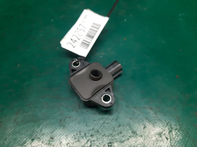 Датчик удара передний левый ACCENT RB 10- 2015 Хетчбек 1.6 Датчик удара передний левый ACCENT RB 10- 2015 Хетчбек 1.6