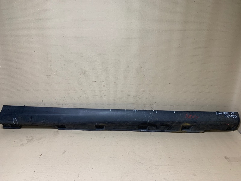 Запчасть накладка порога наружная правая FORD FOCUS 10-18 2014 Хетчбек 2.0 C20HDEX CP9Z-5810176-B Б/У Накладка порога наружная правая FORD FOCUS 10-18 2014 Хетчбек 2.0 C20HDEX CP9Z-5810176-B Б/У