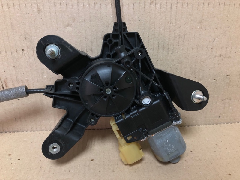 Стеклоподъемник задний левый FUSION 14- 2014 Седан 2.5 Стеклоподъемник задний левый FUSION 14- 2014 Седан 2.5