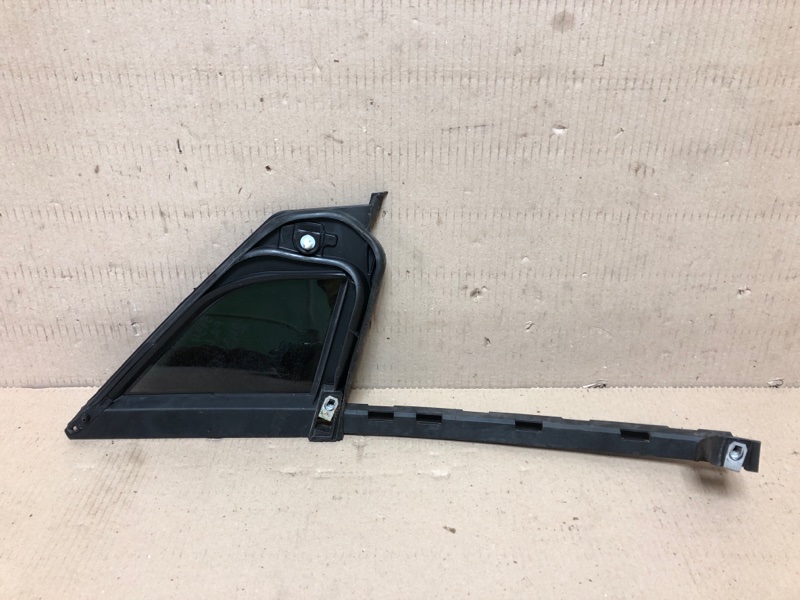 Стекло двери глухое переднее левое FORD FUSION 14- Седан 2.5