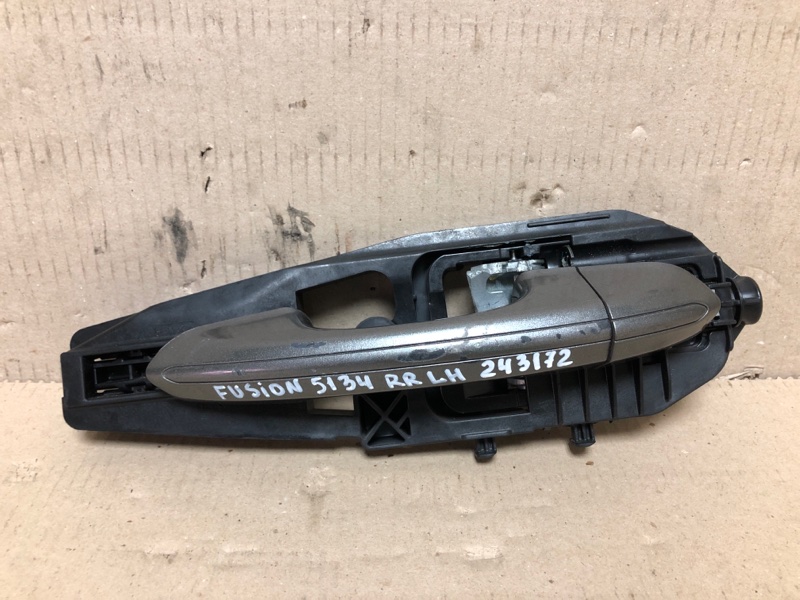 Запчасть ручка двери наружная задняя левая FORD FUSION 14- 2014 Седан 2.5 DS7Z-5422405-AAPTM Б/У Ручка двери наружная задняя левая FORD FUSION 14- 2014 Седан 2.5 DS7Z-5422405-AAPTM Б/У