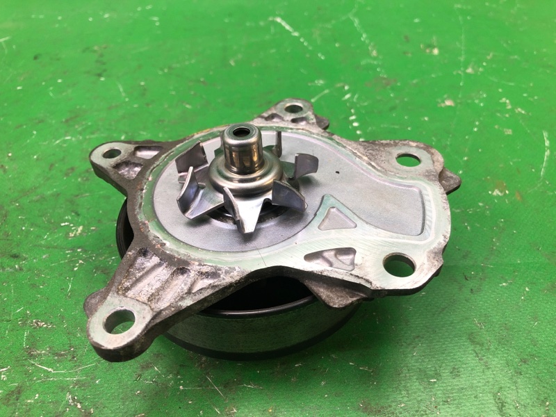 Помпа RAV4 13-19 2017 ZSA42 2.0 3ZRFE