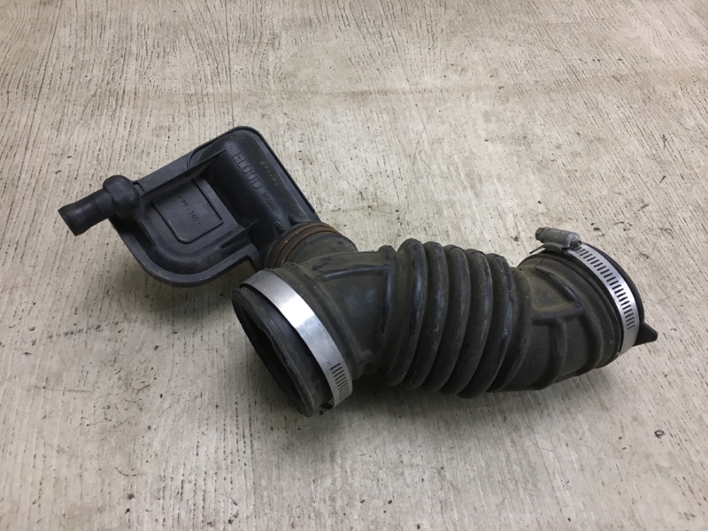 Патрубок воздушного фильтра NISSAN NV200 USA 13- 2020 M20XUS 2.0 MR20DE 16576-EL00B Б/У