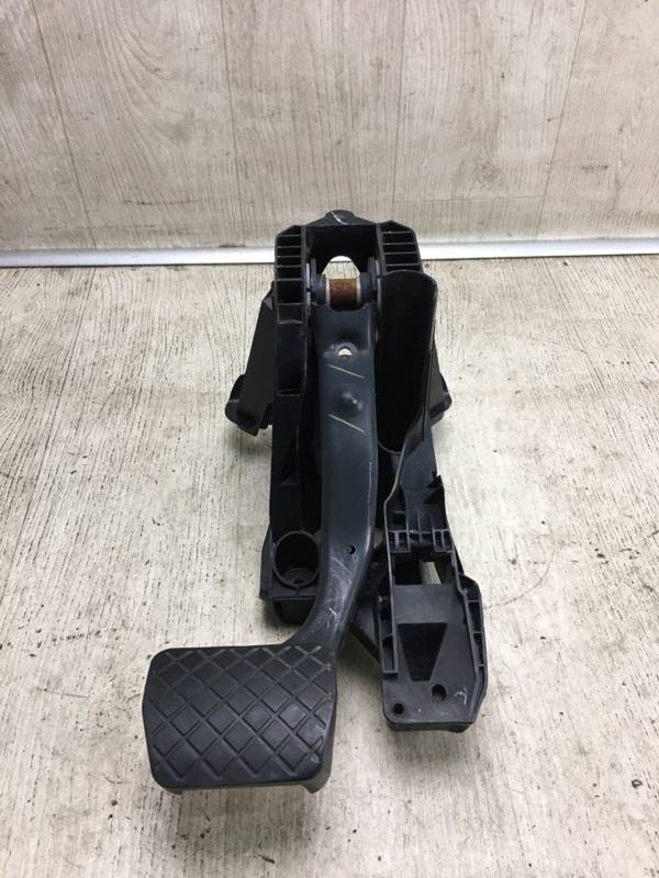 Педаль тормоза NV200 USA 13- 2020 M20XUS 2.0 MR20DE