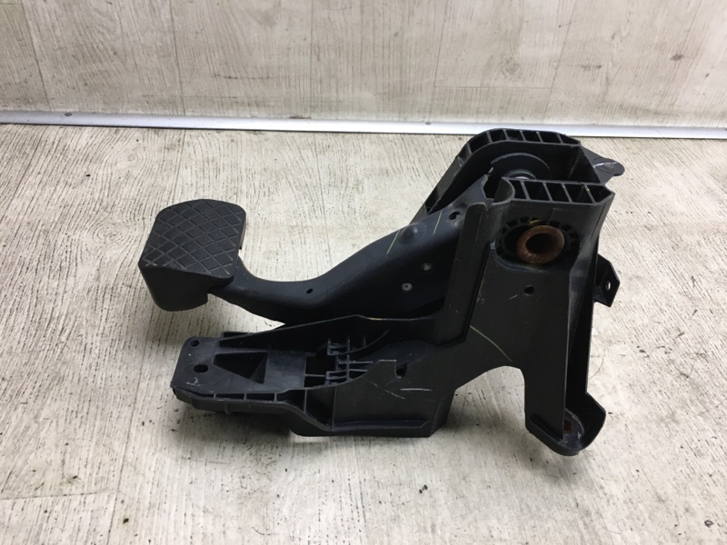 Педаль тормоза NISSAN NV200 USA 13- M20XUS 2.0 MR20DE