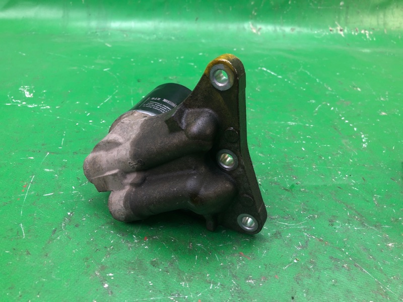 Кронштейн масляного фильтра TOYOTA RAV4 13-19 ZSA42 2.0 3ZRFE