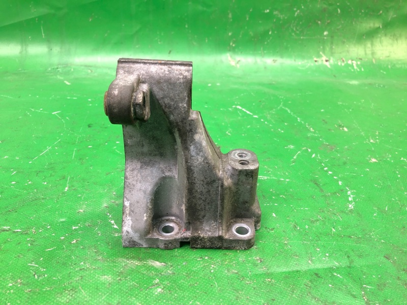 Кронштейн генератора RAV4 13-19 2017 ZSA42 2.0 3ZRFE