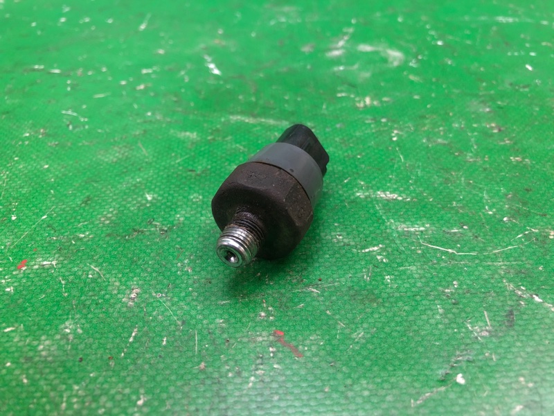 Датчик давления масла ДВС TOYOTA RAV4 13-19 2017 ZSA42 2.0 3ZRFE 83530-28020 Б/У