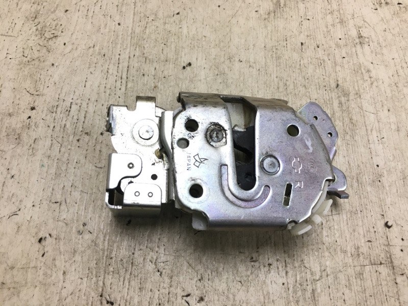 Замок двери боковой передний правый NV200 USA 13- 2020 M20XUS 2.0 MR20DE