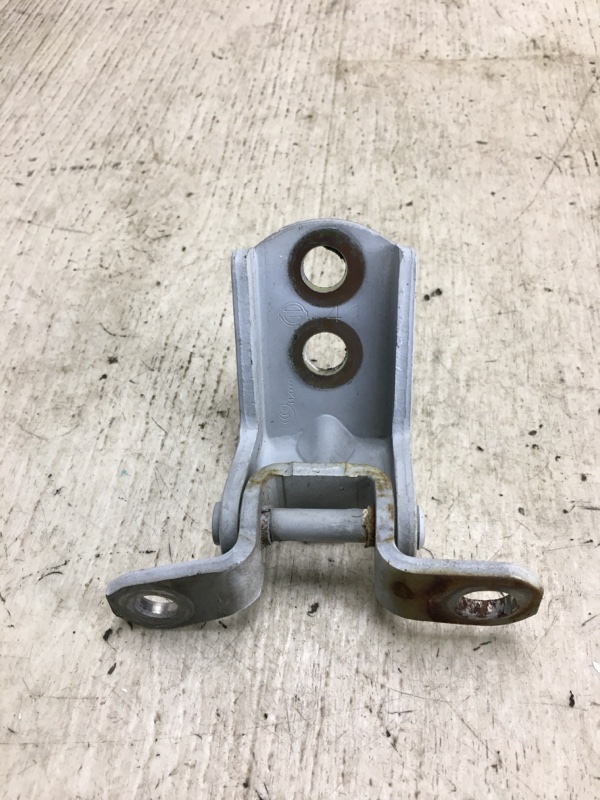 Петля двери верхняя передняя левая NV200 USA 13- 2020 M20XUS 2.0 MR20DE