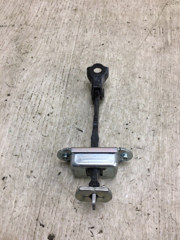 Ограничитель двери передний левый NISSAN NV200 USA 13- M20XUS 2.0 MR20DE Ограничитель двери передний левый NISSAN NV200 USA 13- M20XUS 2.0 MR20DE