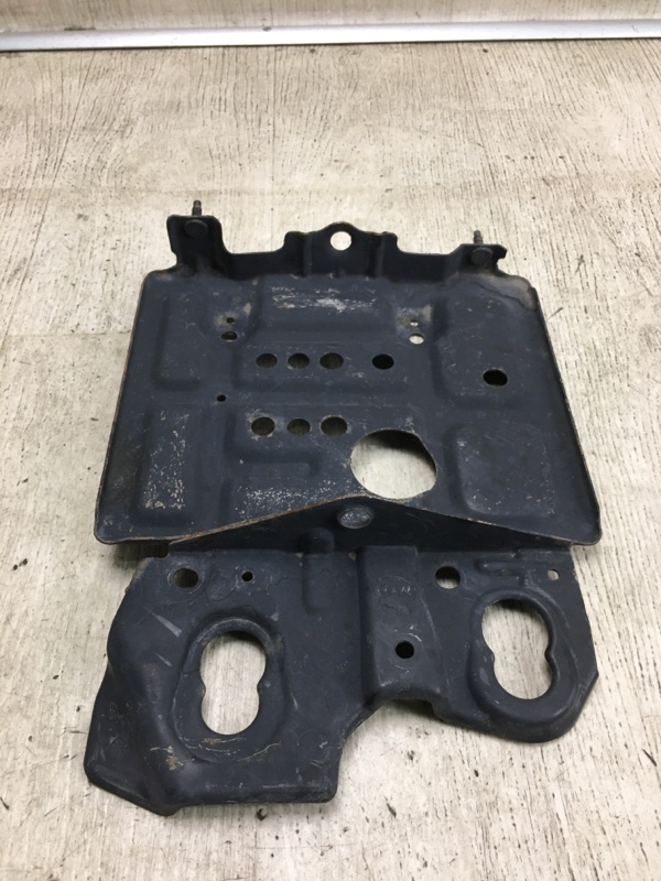 Полка аккумулятора NV200 USA 13- 2020 M20XUS 2.0 MR20DE