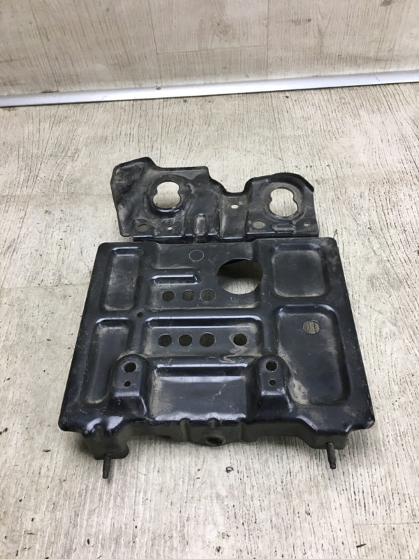 Полка аккумулятора NV200 USA 13- 2020 M20XUS 2.0 MR20DE