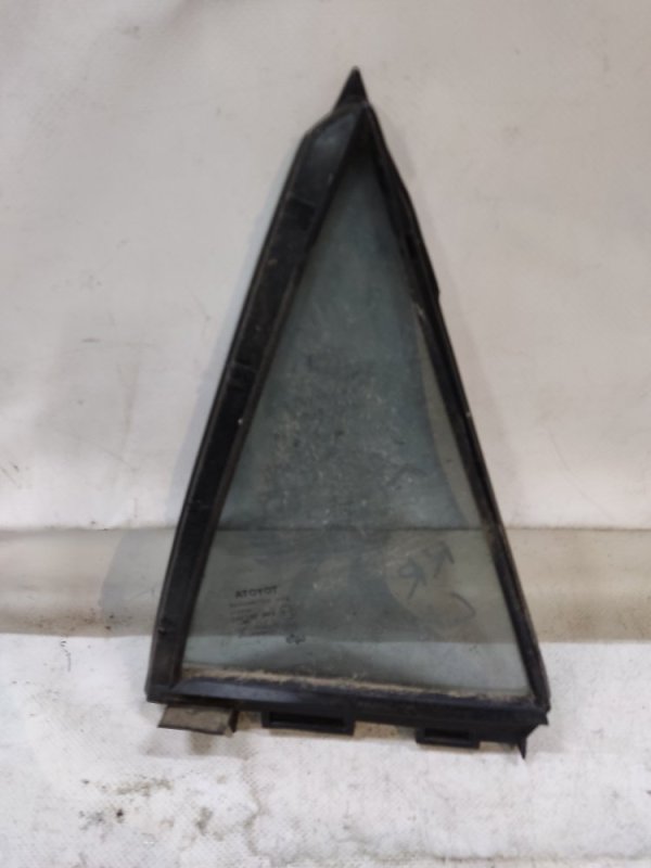 Стекло двери глухое заднее левое TOYOTA AURIS 06-12