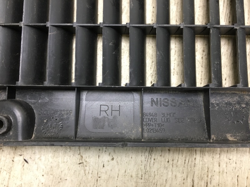 Накладка в салоне задняя правая NV200 USA 13- 2020 M20XUS 2.0 MR20DE