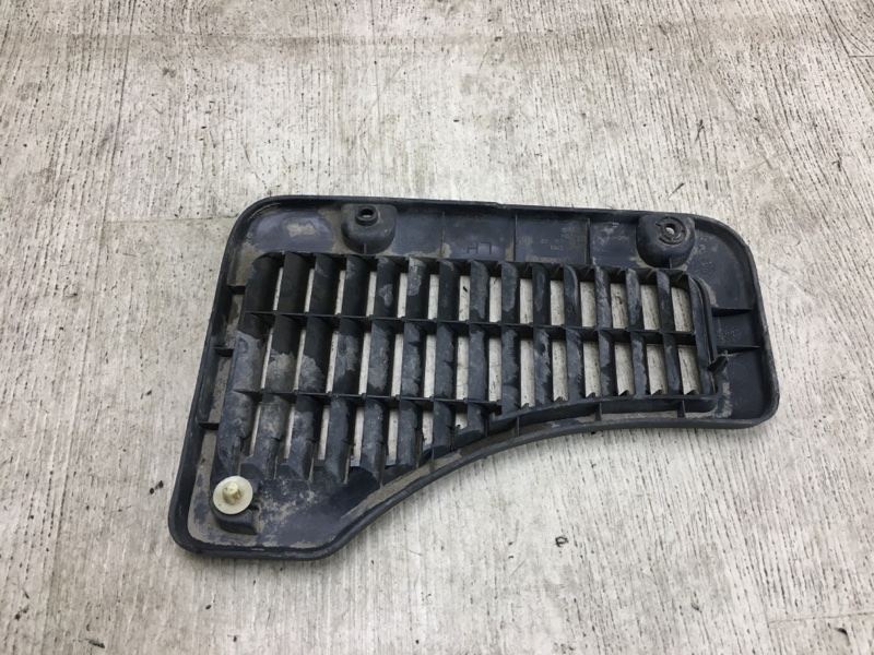 Накладка в салоне задняя левая NISSAN NV200 USA 13- M20XUS 2.0 MR20DE