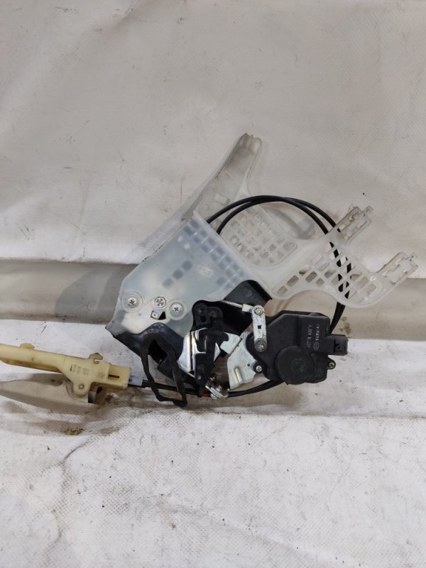 Замок двери задний левый TUCSON 04-10