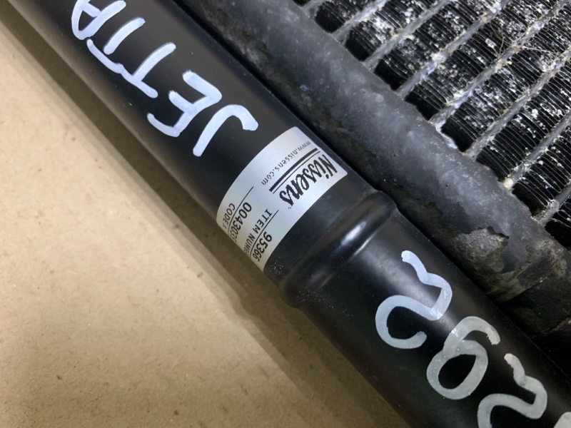 Радиатор кондиционера JETTA 05-10 2007 Седан 2.5