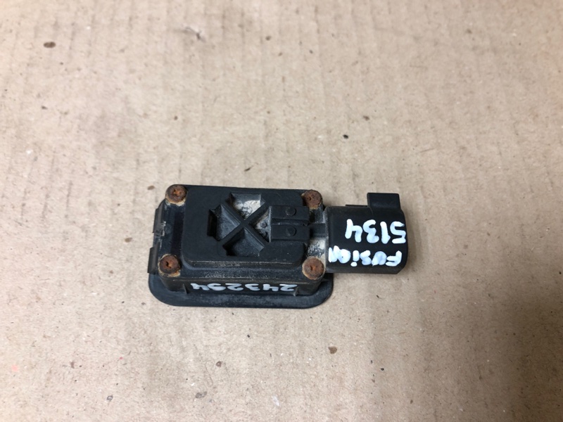 Кнопка открывания багажника наружная FUSION 14- 2014 Седан 2.5 Кнопка открывания багажника наружная FUSION 14- 2014 Седан 2.5