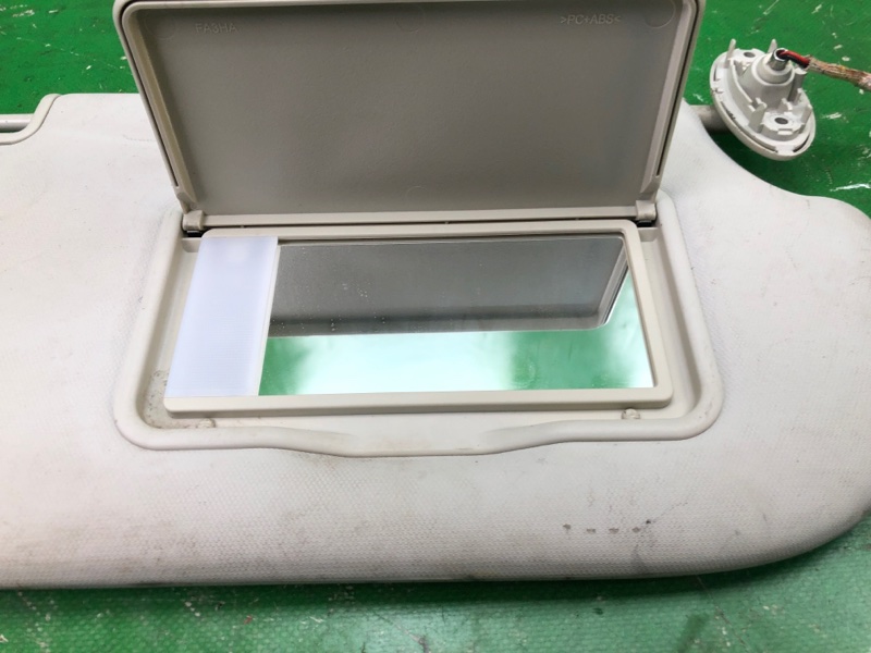 Козырек солнцезащитный правый FORD FOCUS 10-18 CB8 2.0 XQDA