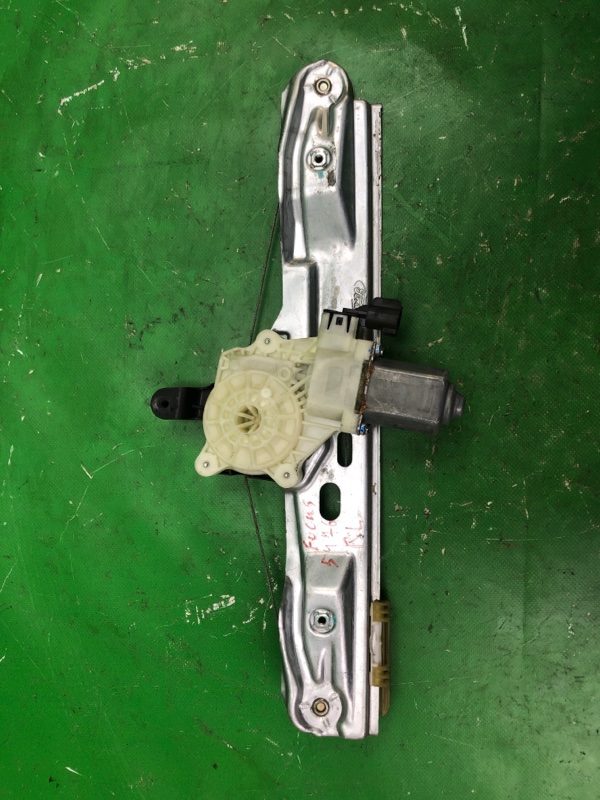 Стеклоподъемник задний левый FORD FOCUS 10-18 2015 CB8 2.0 XQDA CM5Z-5827001-A Б/У